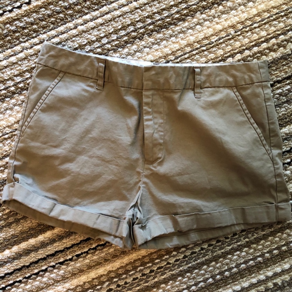 Forever 21 khaki shorts